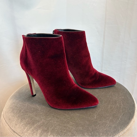 AVA & Aiden red velvet ankle boots Sz 7 NWT - Picture 2 of 9